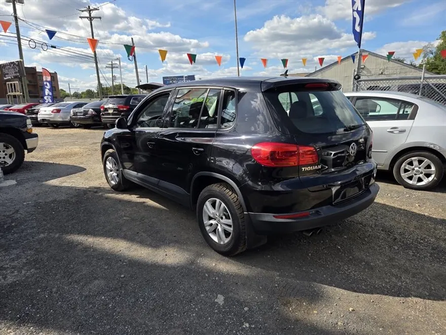 2013 Volkswagen Tiguan SE photo 1