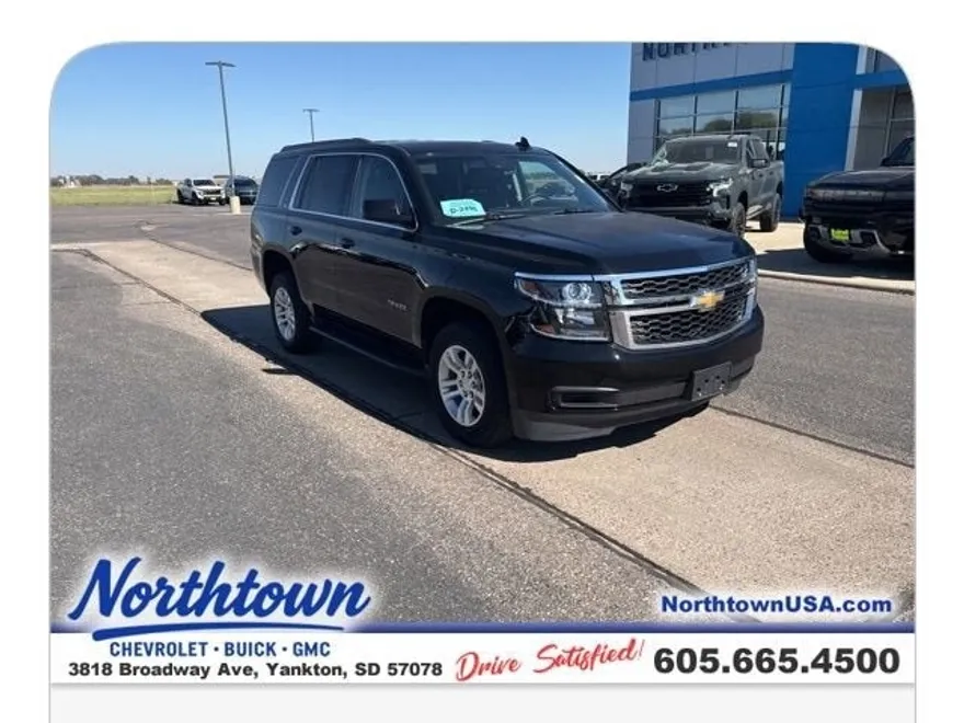 2017 Chevrolet Tahoe LT photo 1