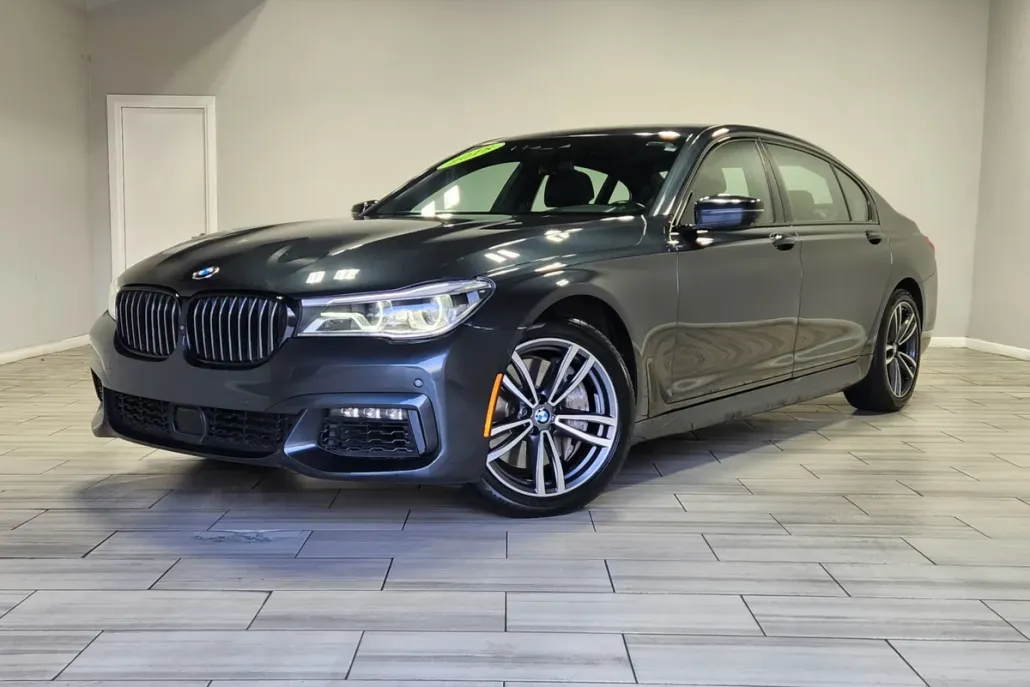 2019 Bmw 750i / B7 xDrive Sedan photo 1