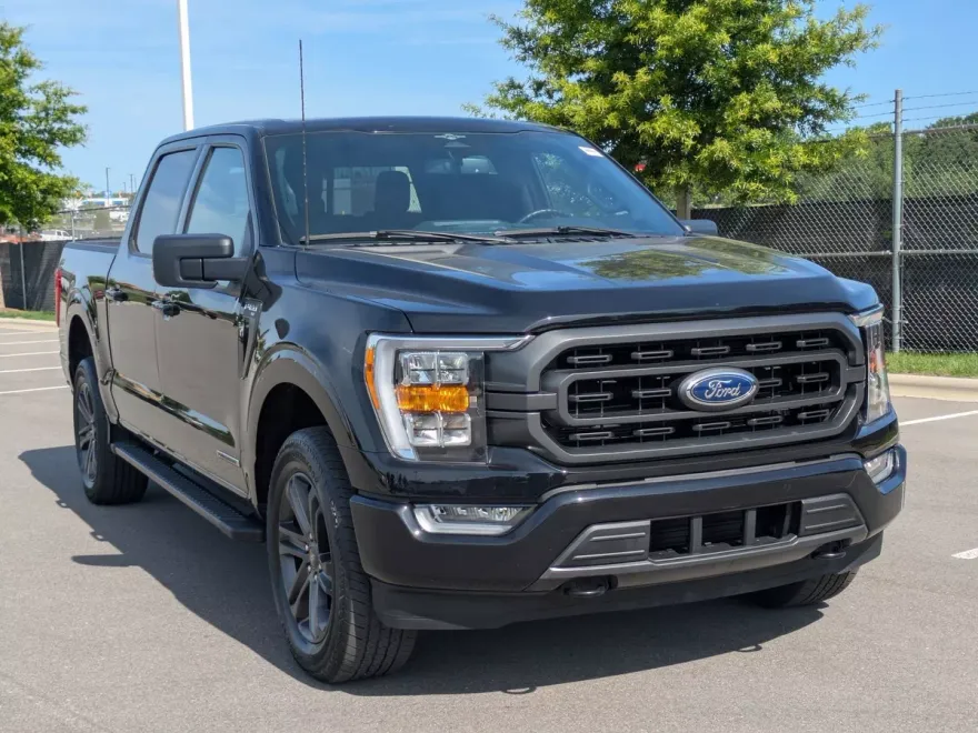 2023 Ford F-150 XLT photo 1