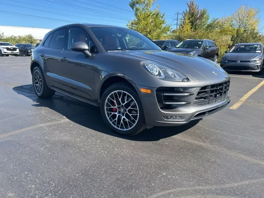 2016 Porsche Macan Turbo photo 1