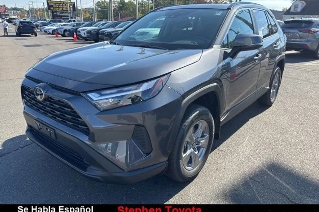 2025 Toyota RAV4 XLE photo 1