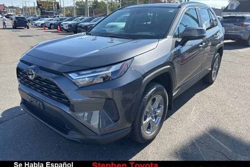 2025 Toyota RAV4 XLE photo 1