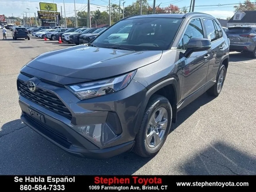 2025 Toyota RAV4 XLE photo 1