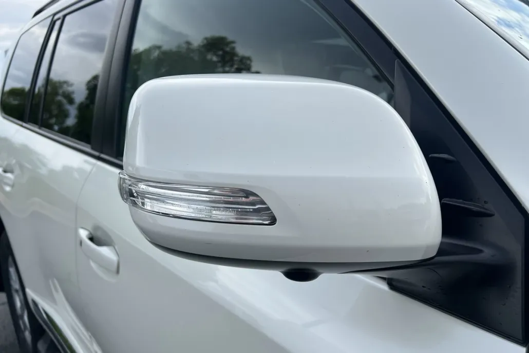 2014 Toyota Land Cruiser VX photo 1