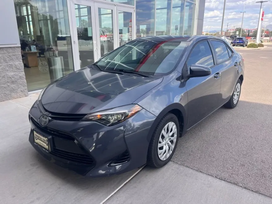 2019 Toyota Corolla L photo 1
