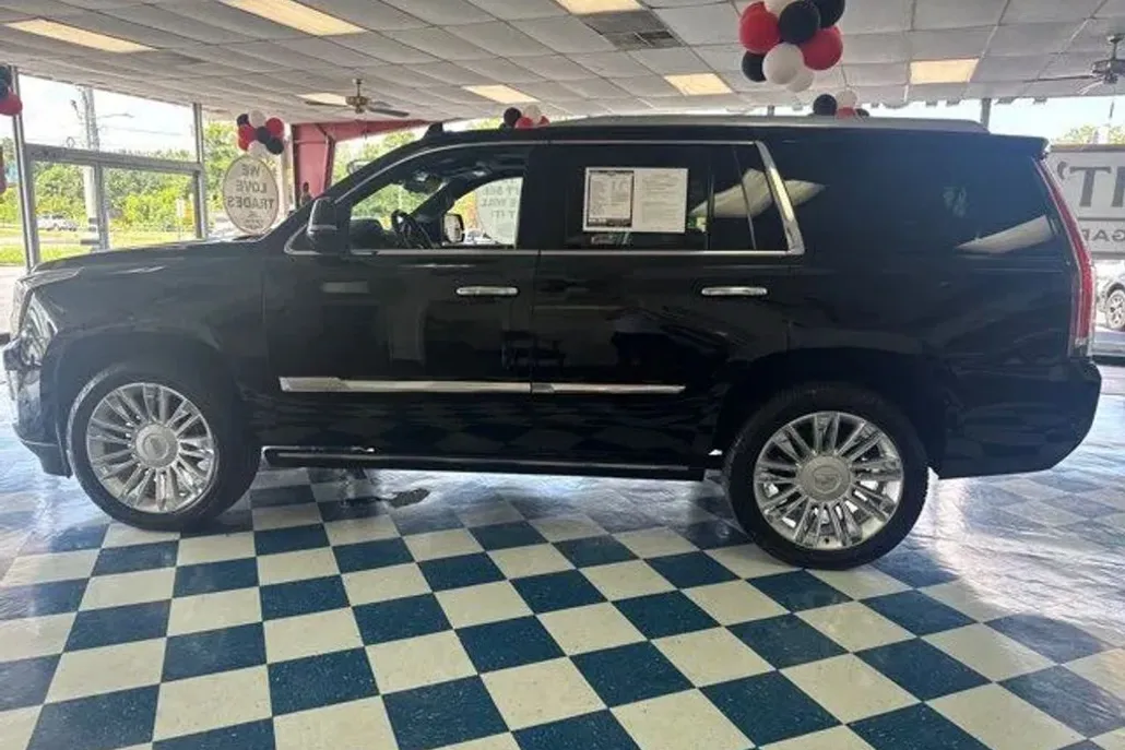 2018 Cadillac Escalade Platinum Sport photo 1
