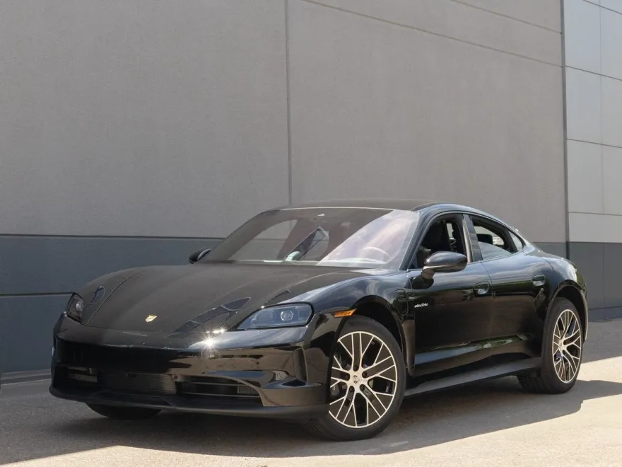 2025 Porsche Taycan 4 photo 1