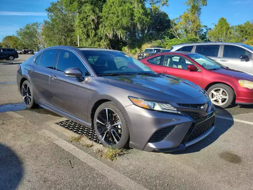 2019 Toyota Camry XSE photo 1
