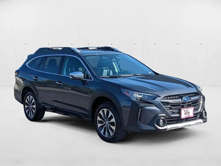 2023 Subaru Outback Touring photo 1