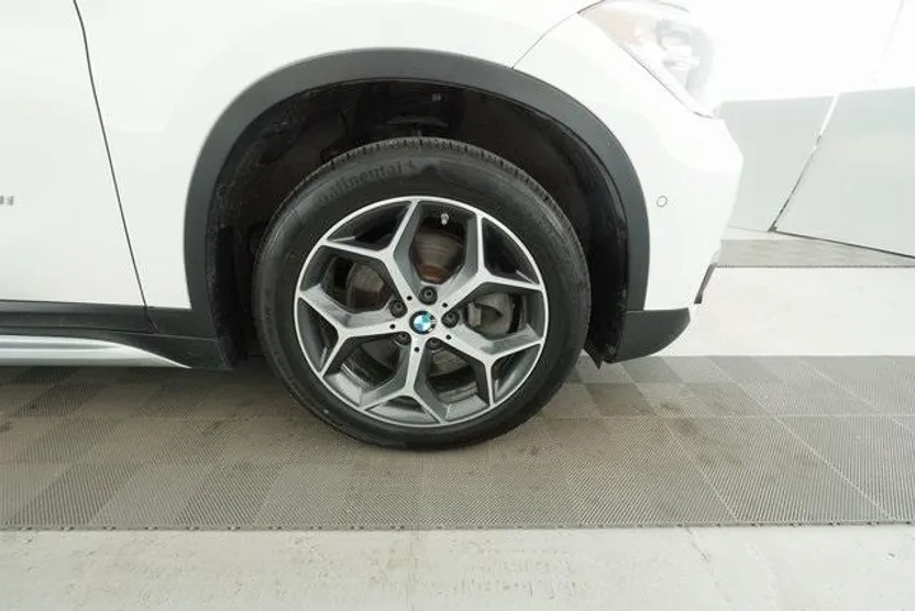 2017 Bmw X1 XDrive28i photo 1