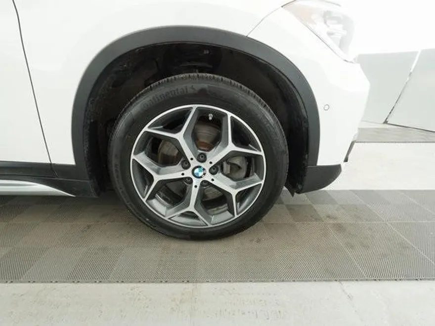 2017 Bmw X1 XDrive28i photo 1