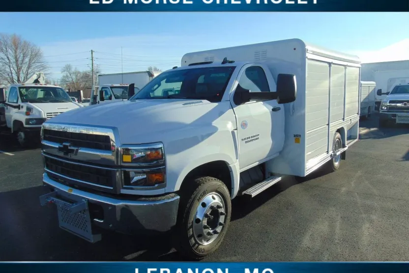 2023 Chevrolet Silverado 5500HD Work Truck photo 1