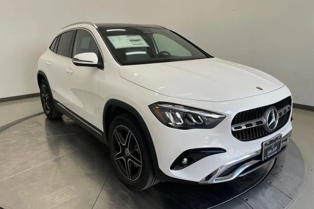 2026 Mercedes Benz GLA 250 photo 1