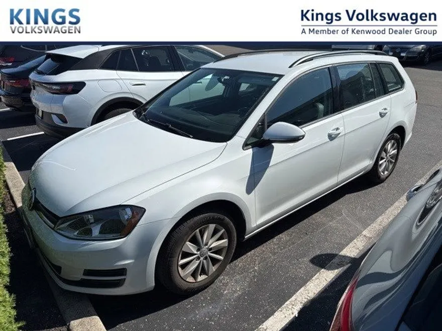 2015 Volkswagen Golf SportWagen TSI photo 1