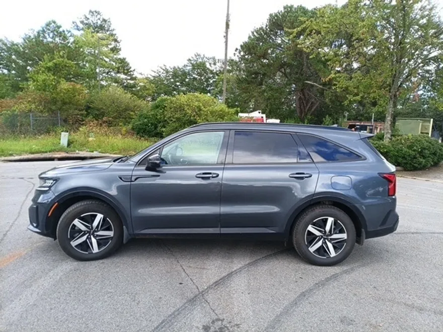 2023 Kia Sorento S photo 1