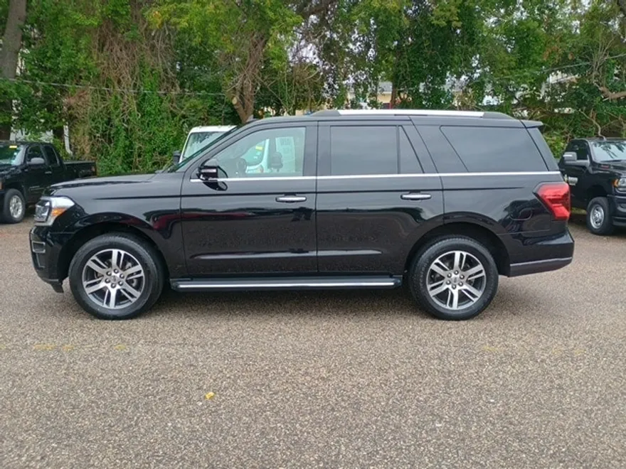2023 Ford Expedition Limited photo 1