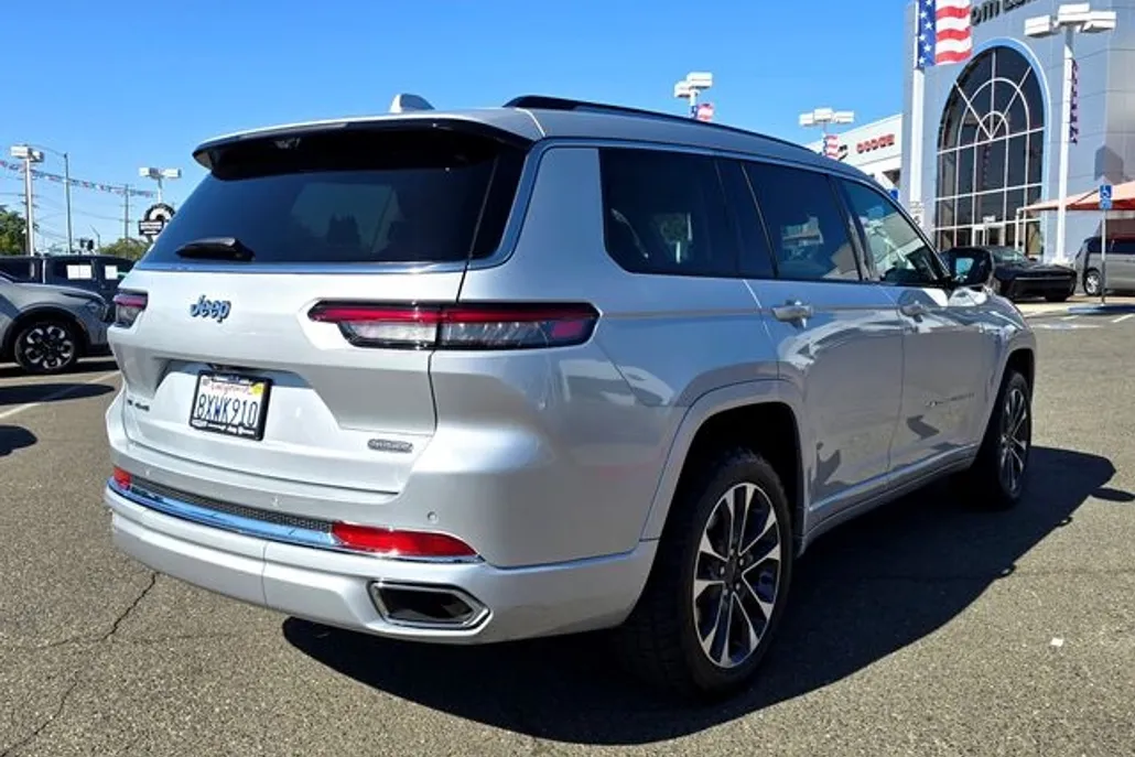 2021 Jeep Grand Cherokee Overland photo 1