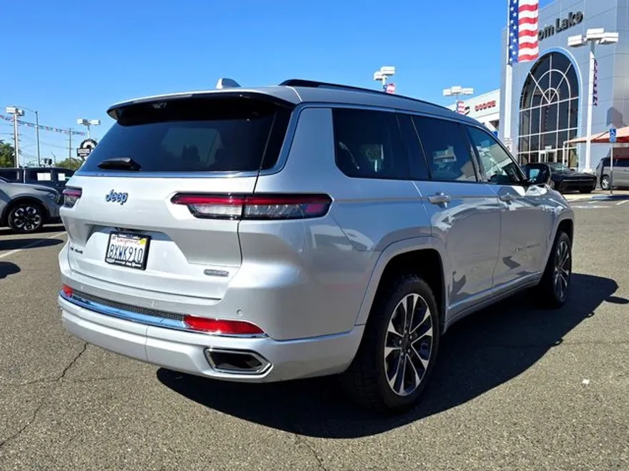2021 Jeep Grand Cherokee Overland photo 1