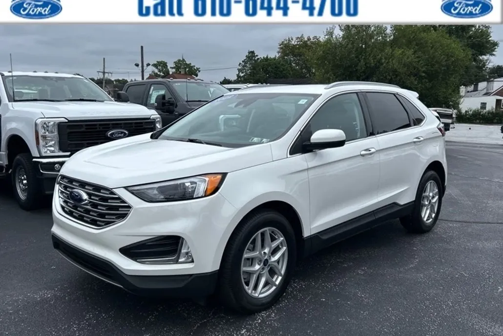 2022 Ford Edge SEL photo 1