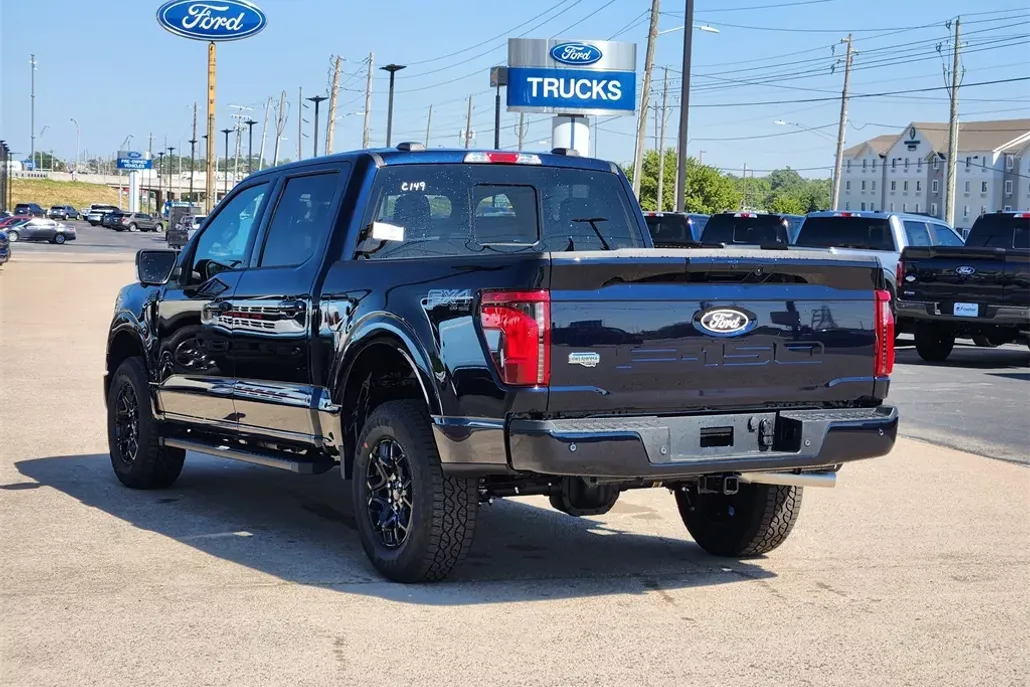 2025 Ford F-150 XLT photo 1