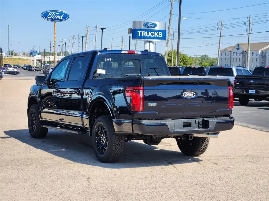 2025 Ford F-150 XLT photo 1