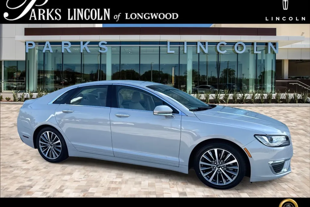 2020 Lincoln MKZ Standard photo 1