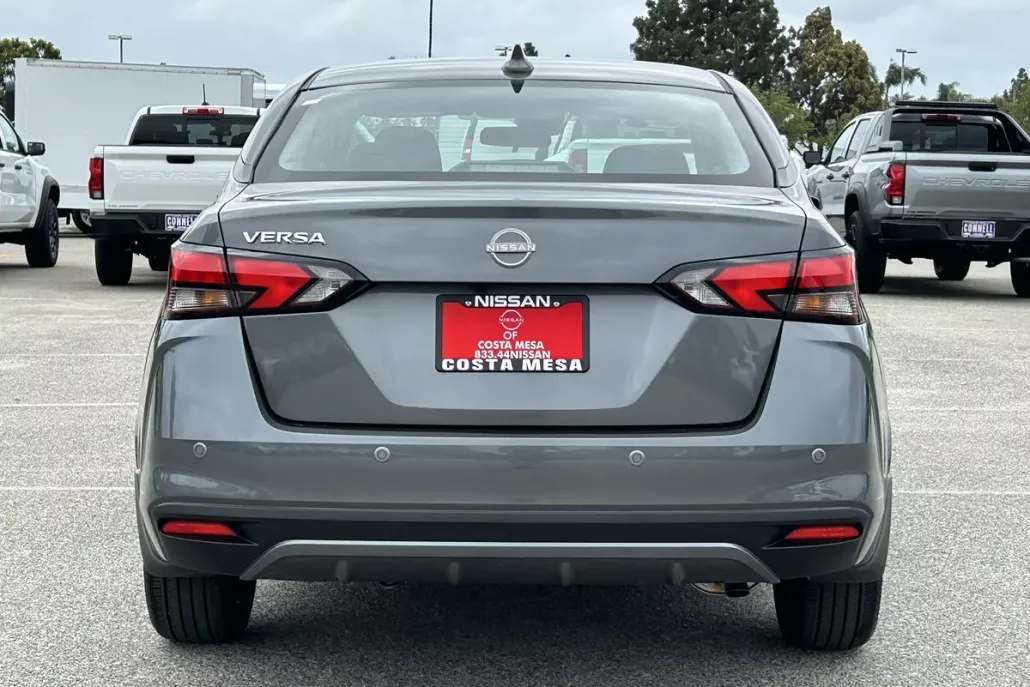 2025 Nissan Versa SV photo 1