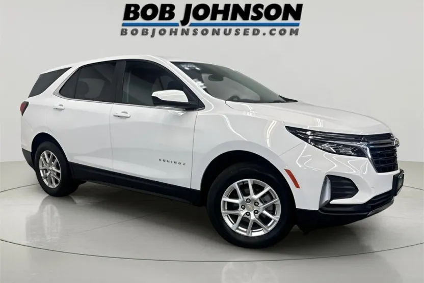 2022 Chevrolet Equinox LT photo 1
