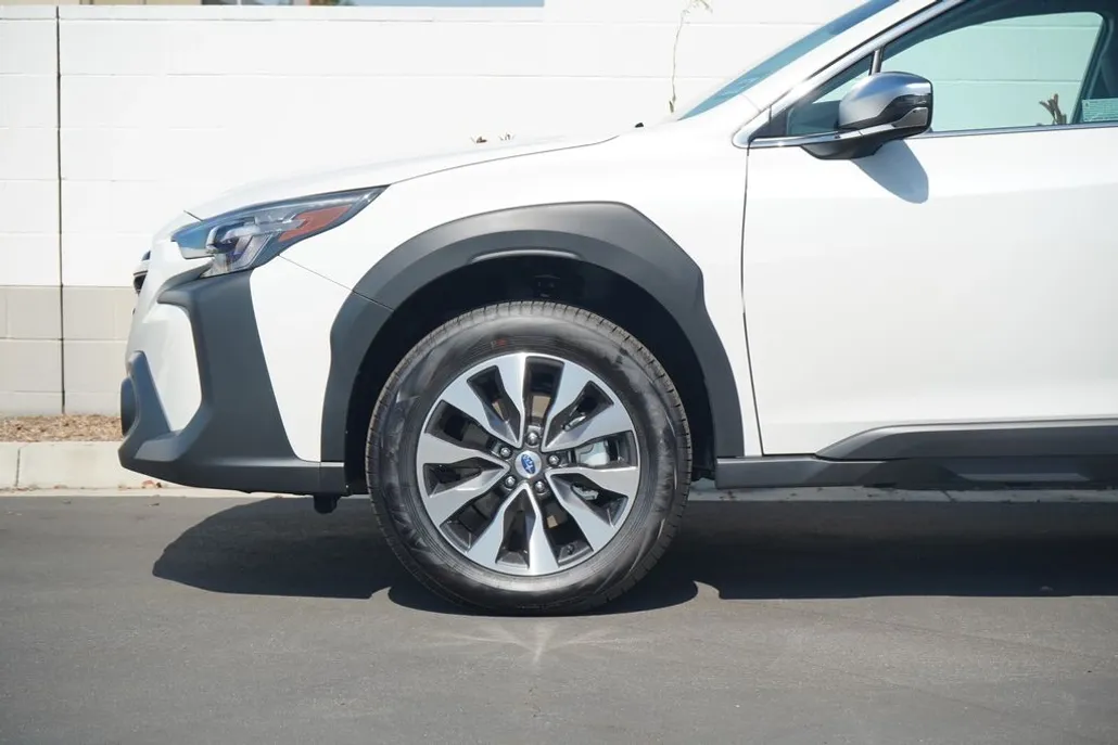 2025 Subaru Outback Touring XT photo 1