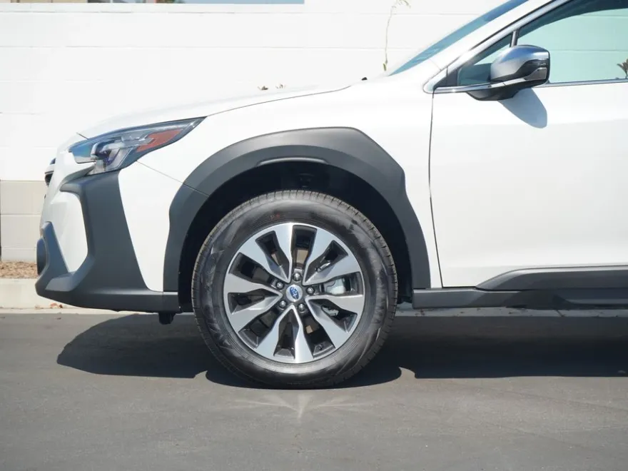 2025 Subaru Outback Touring XT photo 1