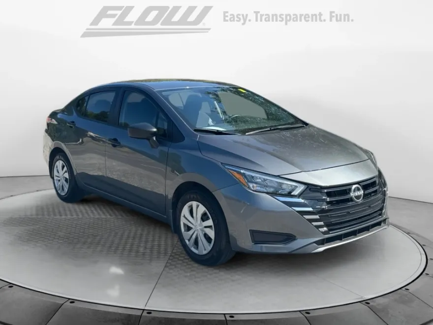 2025 Nissan Versa 1.6 S photo 1