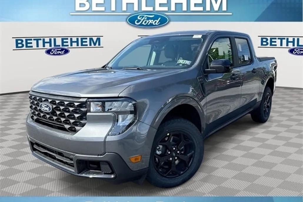 2025 Ford Maverick XLT photo 1