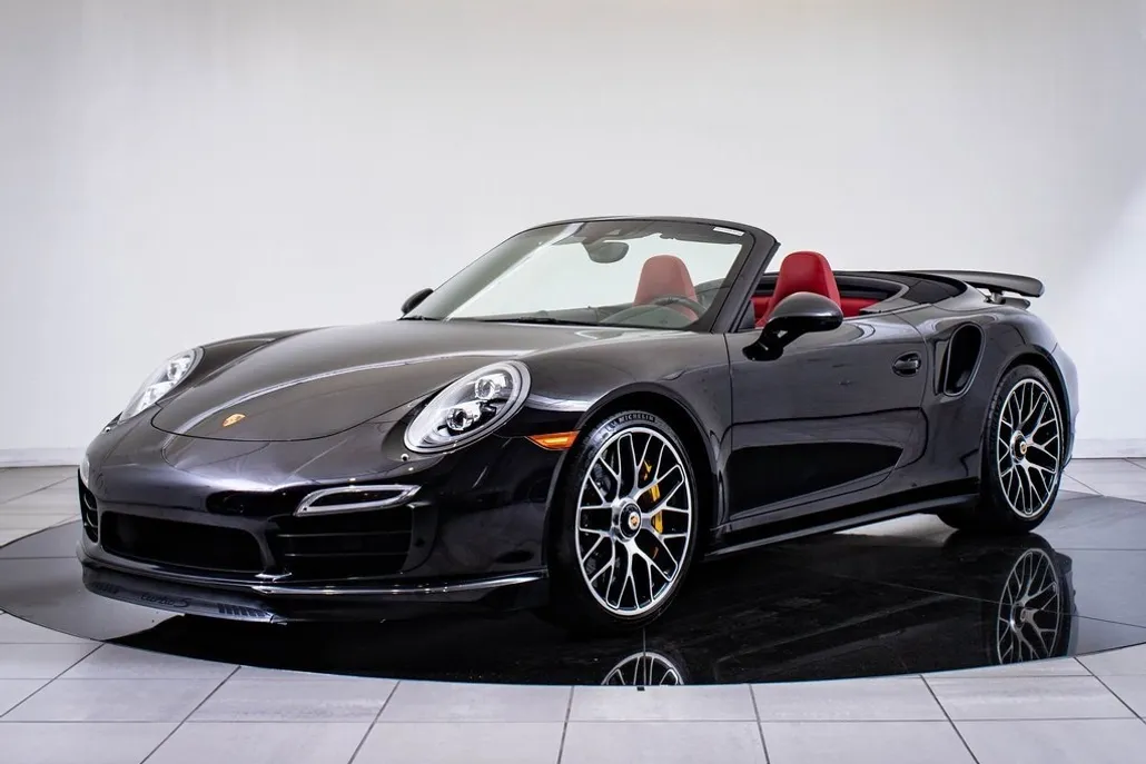 2015 Porsche 911 Turbo S photo 1