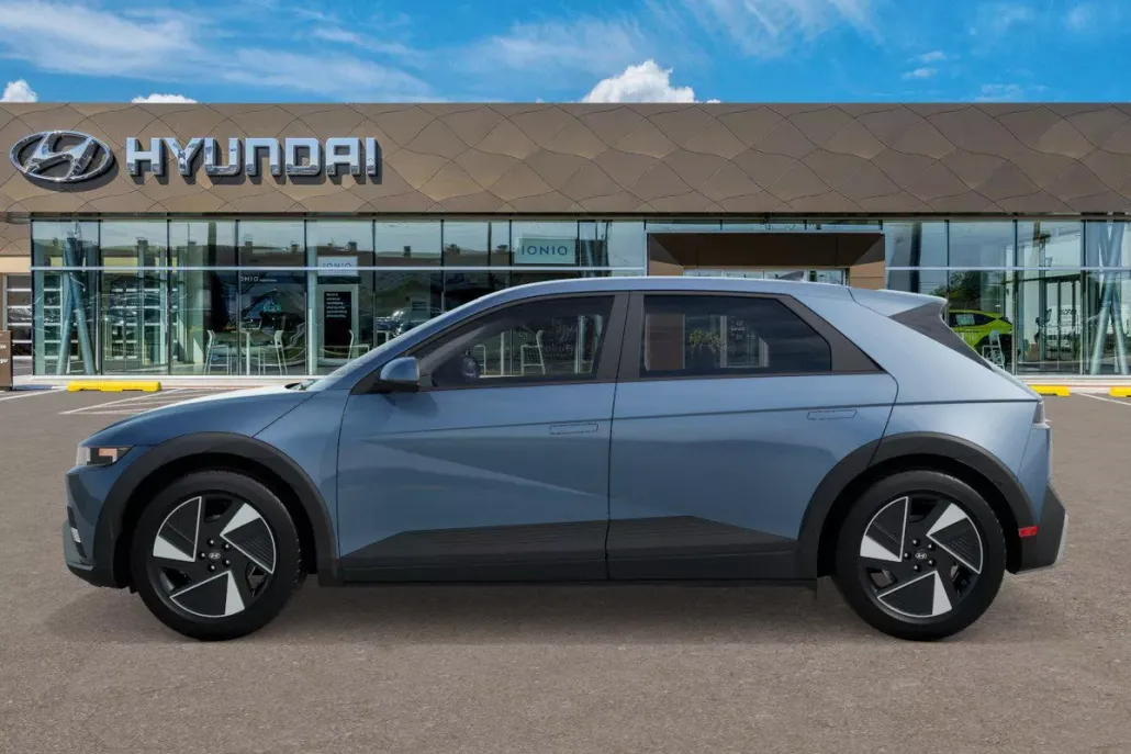2025 Hyundai Ioniq 5 SE photo 1