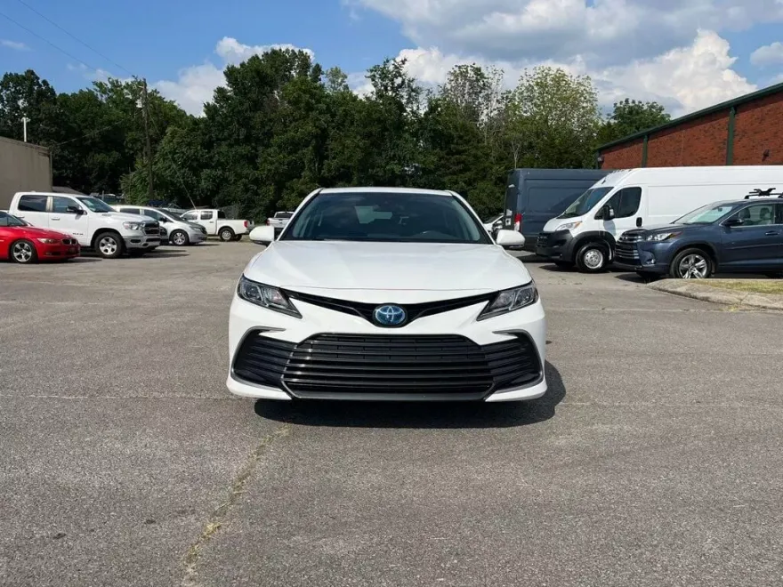 2022 Toyota Camry Hybrid LE photo 1