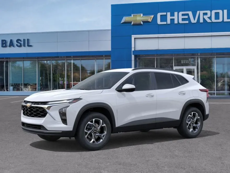 2025 Chevrolet Trax LT photo 1