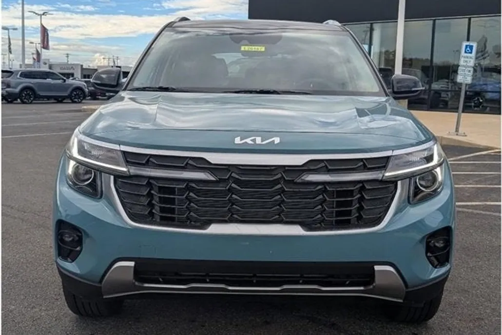 2026 Kia Seltos S photo 1