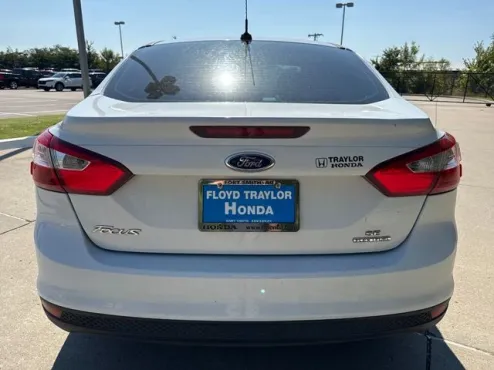 2014 Ford Focus SE photo 4