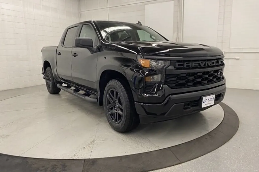 2026 Chevrolet Silverado 1500 Custom photo 1