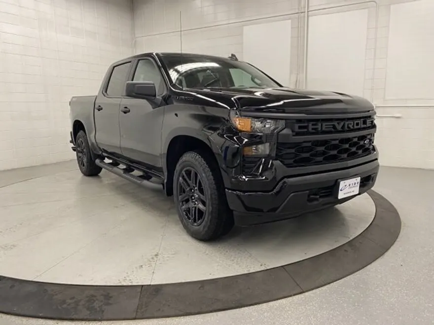 2026 Chevrolet Silverado 1500 Custom photo 1