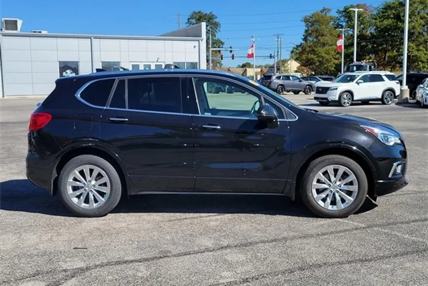 2017 Buick Envision Essence photo 1