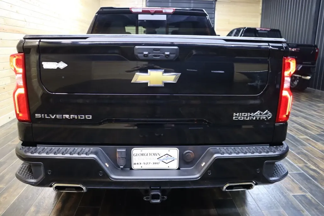 2024 Chevrolet Silverado 1500 High Country photo 1