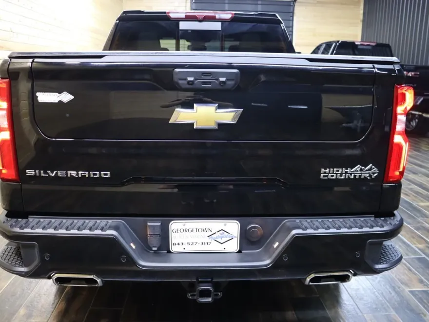 2024 Chevrolet Silverado 1500 High Country photo 1