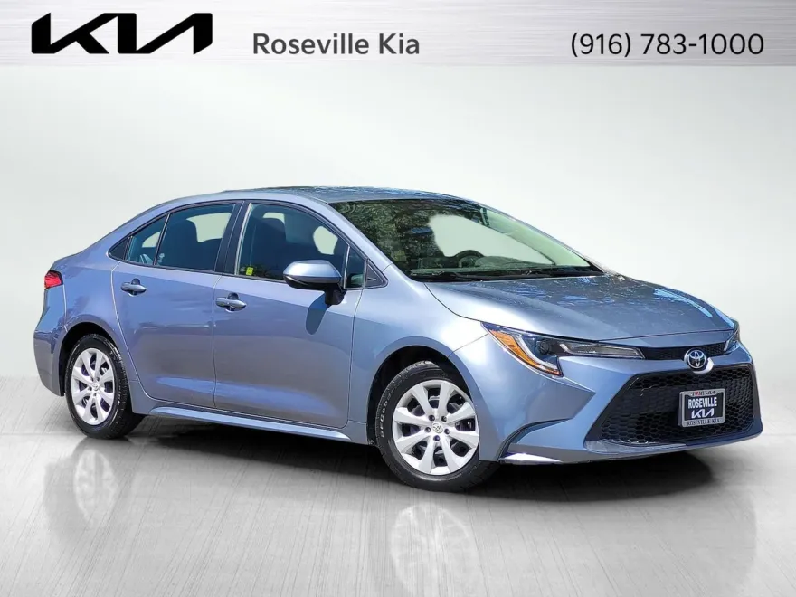 2022 Toyota Corolla LE photo 1