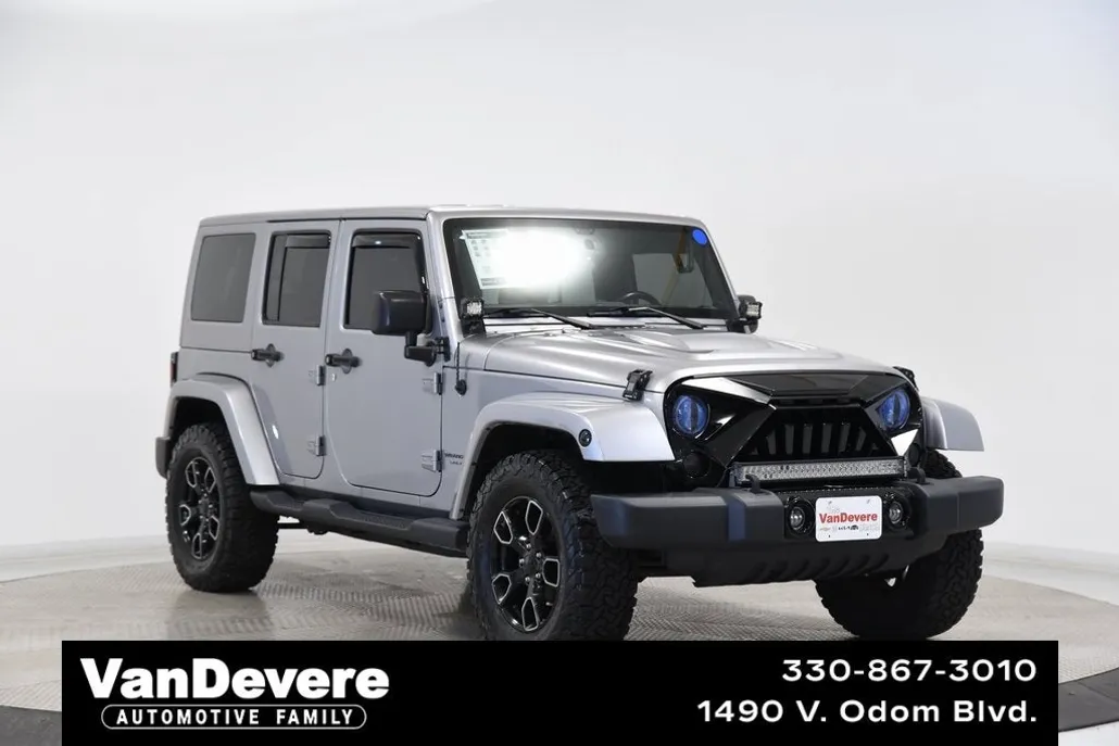 2018 Jeep Wrangler Unlimited Sahara photo 1