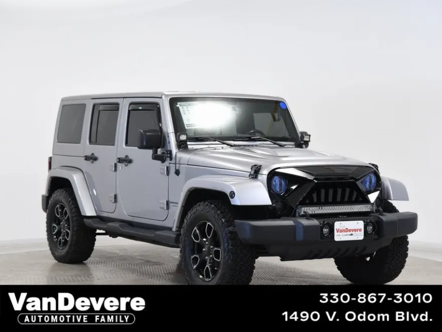 2018 Jeep Wrangler Unlimited Sahara photo 1
