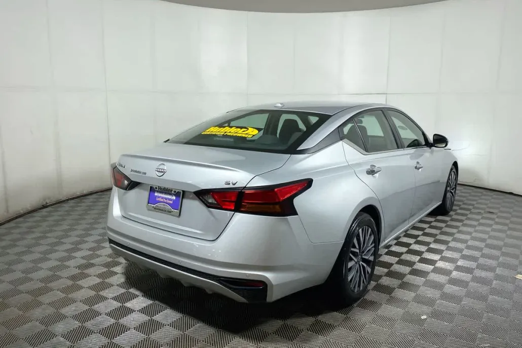2023 Nissan Altima 2.5 SV photo 1