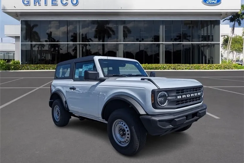 2025 Ford Bronco Base photo 1