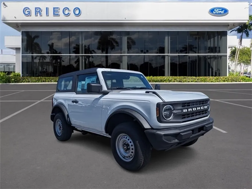 2025 Ford Bronco Base photo 1
